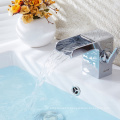 Basin de robinet en laiton cascade pour la salle de bain, cascade de bassin plaqué chromé, robinet de bassin à poignée unique